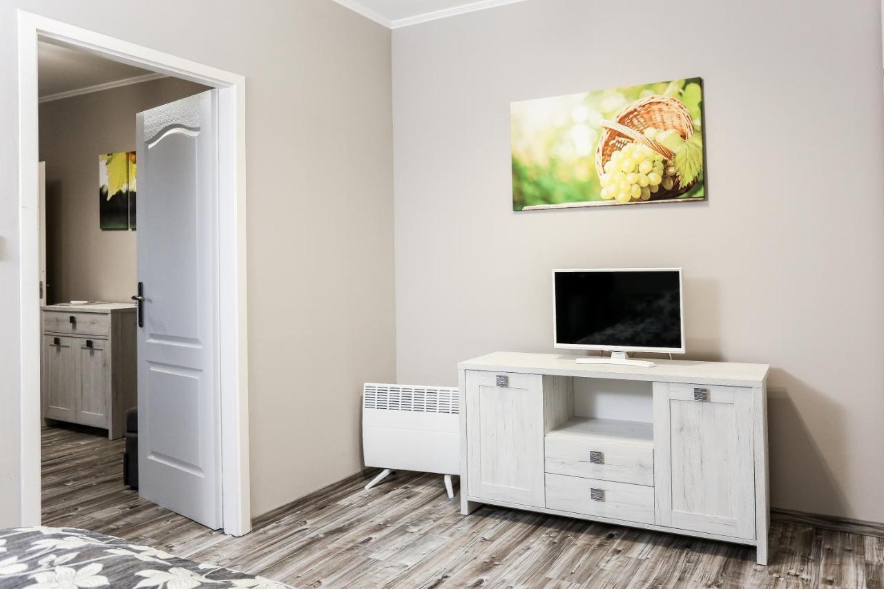 Gárdi Apartman Szekszárd Exterior foto